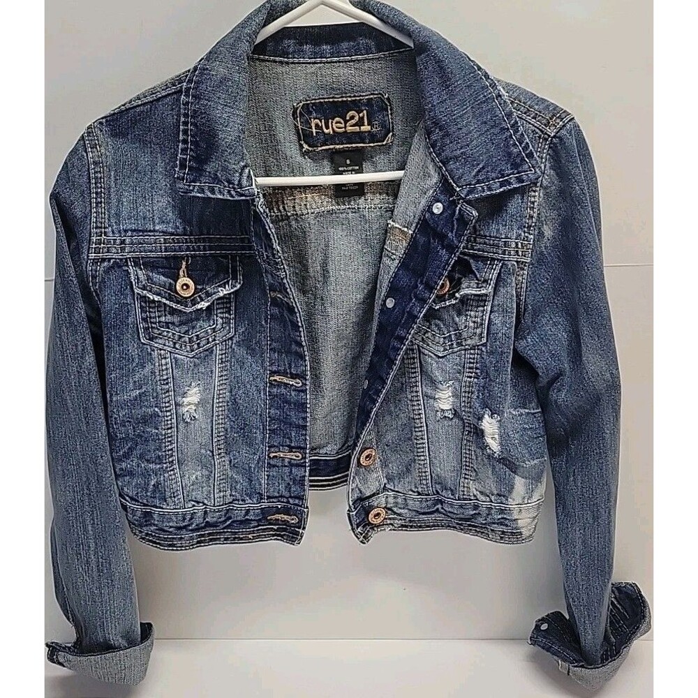 Rue 21 cropped Distessed Blue denim jacket size Small